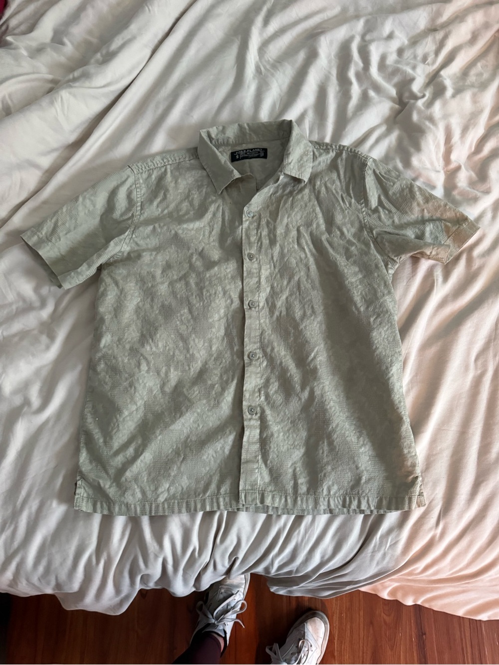 Free Planet Light Sage Short-Sleeve Button-Down Shirt